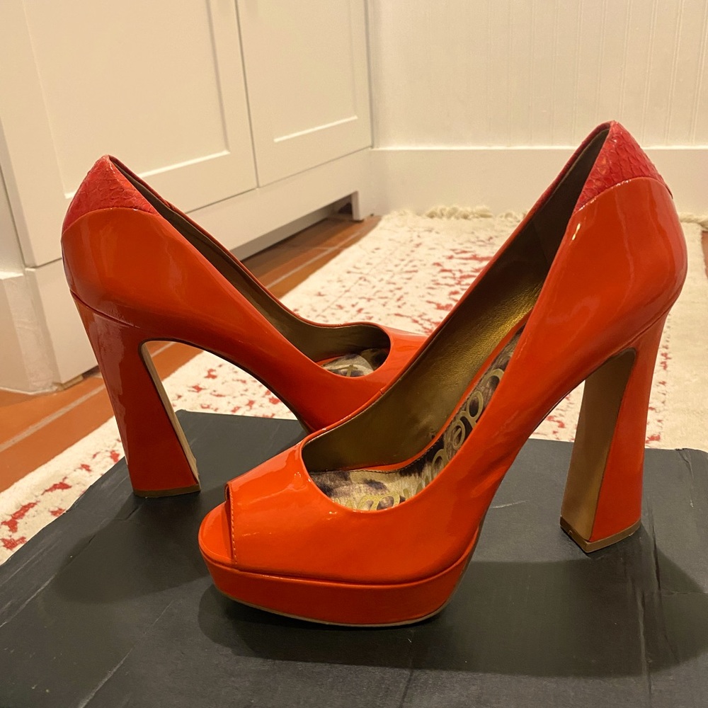 Sam Edelman orange summer pumps